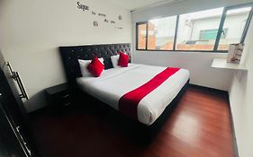 AW Hotel American Travel - Embajada EEUU&Corferias